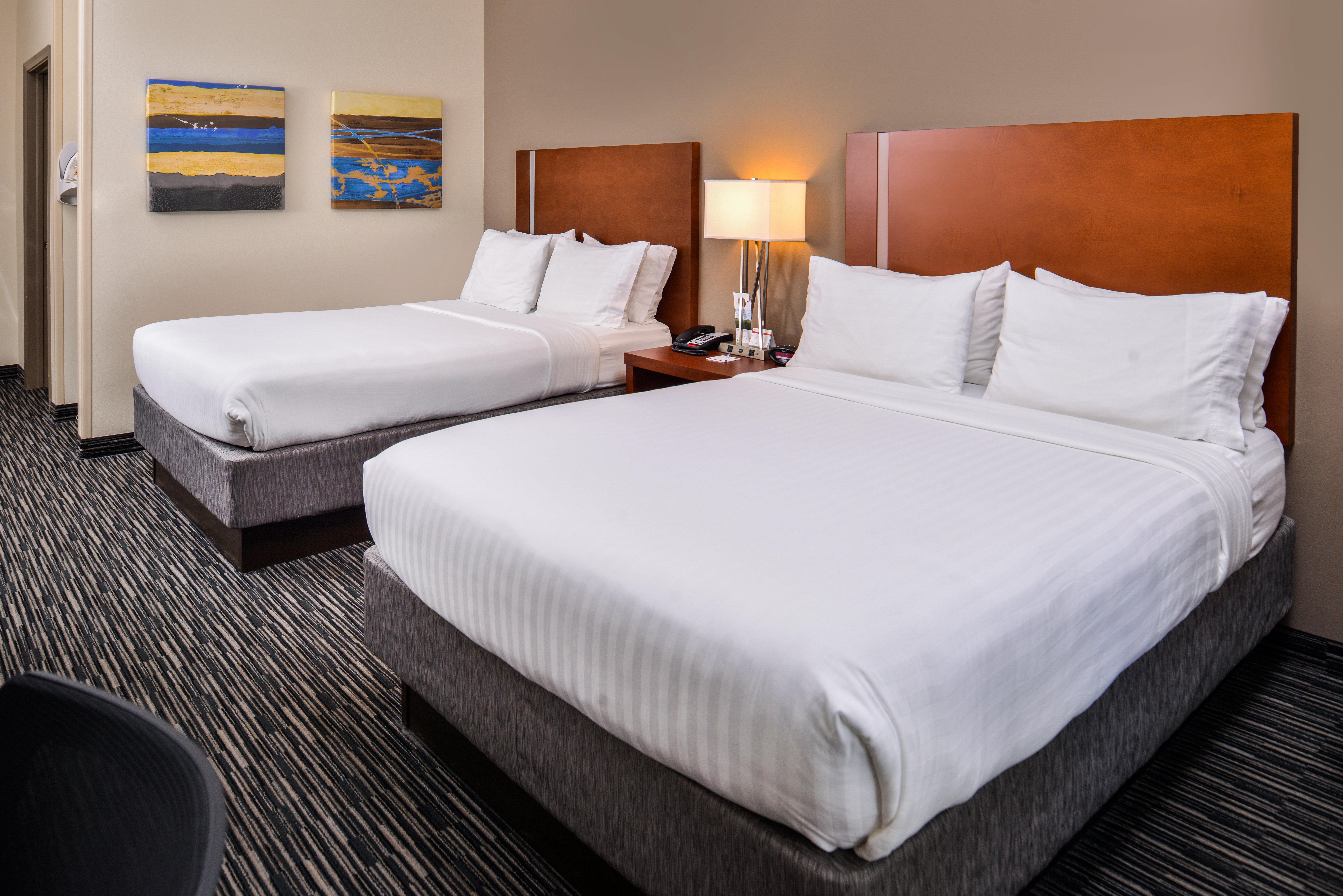 Holiday Inn Express Hotel & Suites York By Ihg Exterior photo